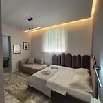 Cloud Cane Apartment