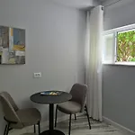Cloud Cane Apartment